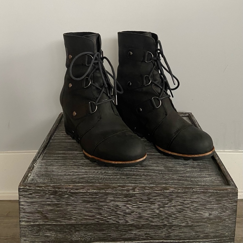 Sorel wedge boots comfortable and great for snow days
